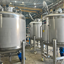 Pharmaceutical Mixing Tank 4